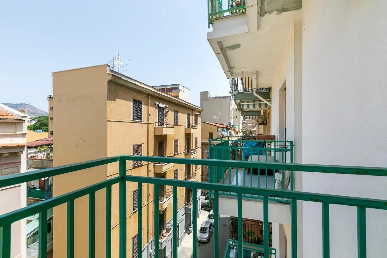 Villa Malfitano & Stazione Lolli Cozy Apartment Palermo Italien