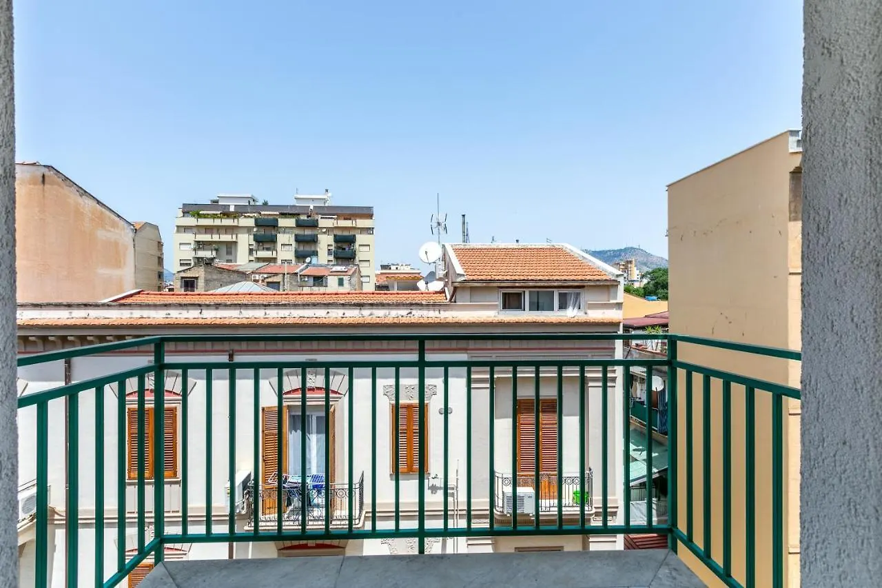 Villa Malfitano & Stazione Lolli Cozy Apartment Palermo Italy